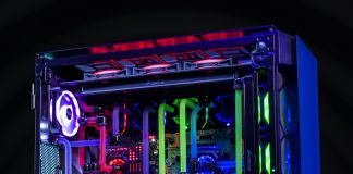 Empresa cria uma “super estação de jogos” com um Xbox Series X, PlayStation 5, Nintendo Switch e dois PCs gamers super estação de jogos