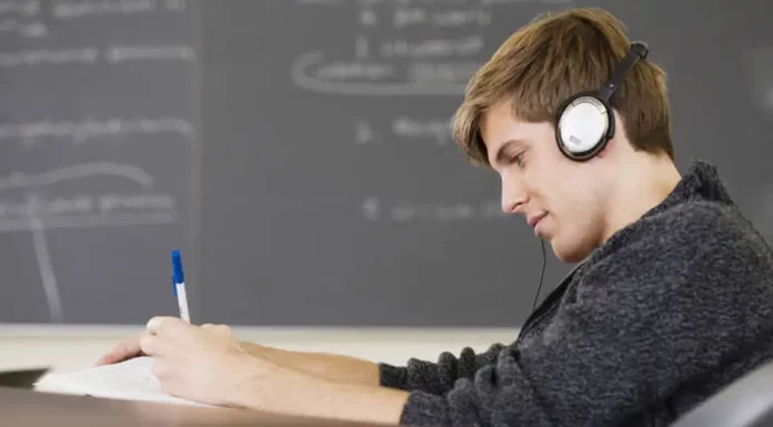 Fundação Estudar busca talentos na área de tecnologia e oferece bolsas para estudantes de universidades do Brasil e exterior